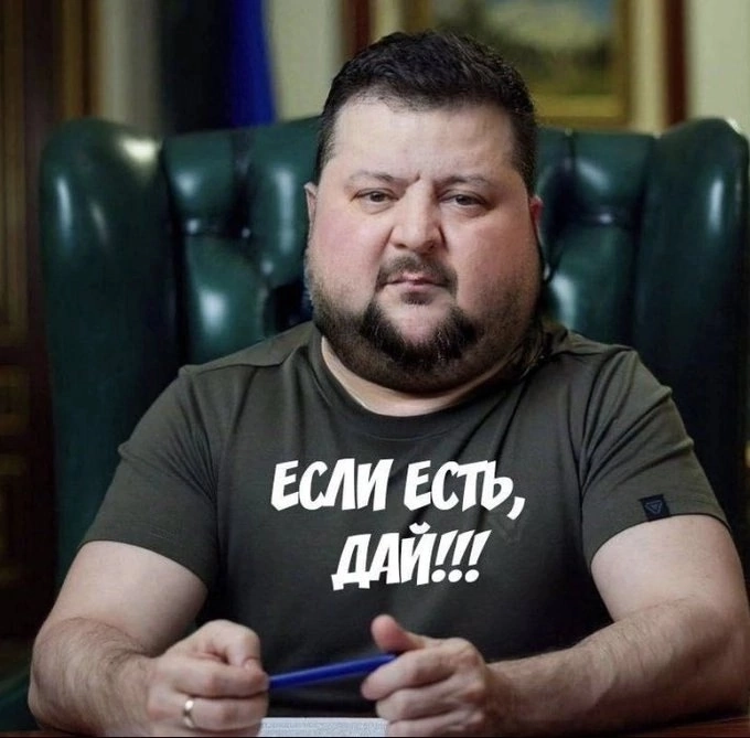 Я веб разработчик.
Делал проекты для ВК, ВШЭ.
В портофолио проекты написанные на React, Nextjs, Typescript.
Знаю vue.
Английский C2.
Коммерческий опыт 3+ лет.
Учусь в ИТМО на 4 курсе | Сетка — новая социальная сеть от hh.ru