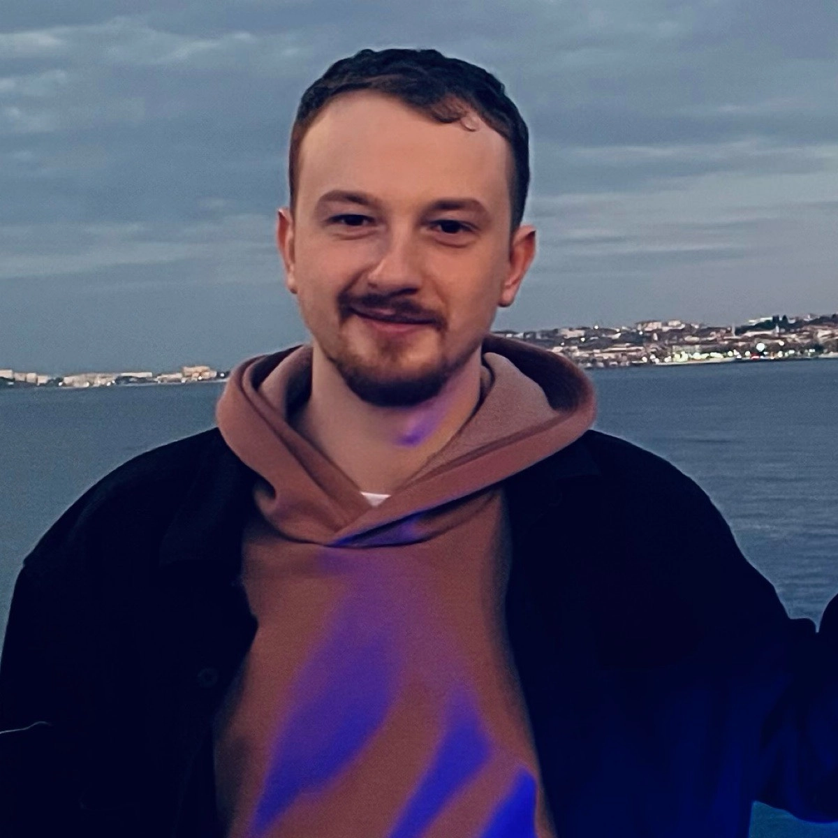 Олег Кузнецов