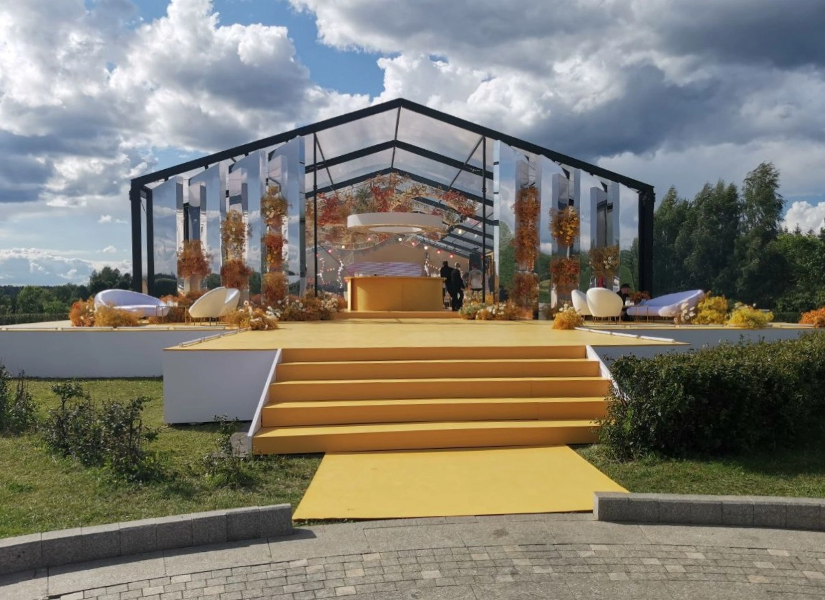 Всем привет!
Я Влад ,руководитель компании HORECA Tents))
✅ Развиваем шатровую архитектору в России и СНГ!
Наша компания занимается производством ,продажей и арендой шатровых конструкций для всех видо... | Сетка — новая социальная сеть от hh.ru