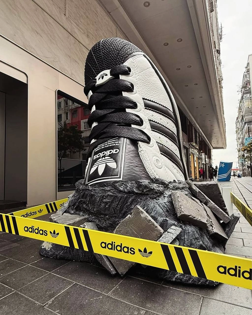 Реклама от adidas в Гонконге к предстоящему показу уличной моды.
celeba-sport.ru / Sport Community | Сетка — новая социальная сеть от hh.ru