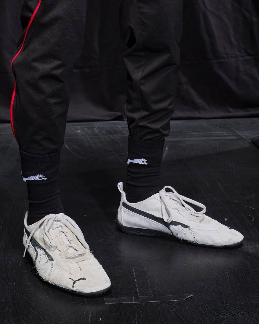 Не топчутся на месте. Представьте коллаб двух брендов: Balenciaga и Puma. Наверняка, что-то глянцевое и пафосное, да? Впрочем, как и всегда | Сетка — новая социальная сеть от hh.ru