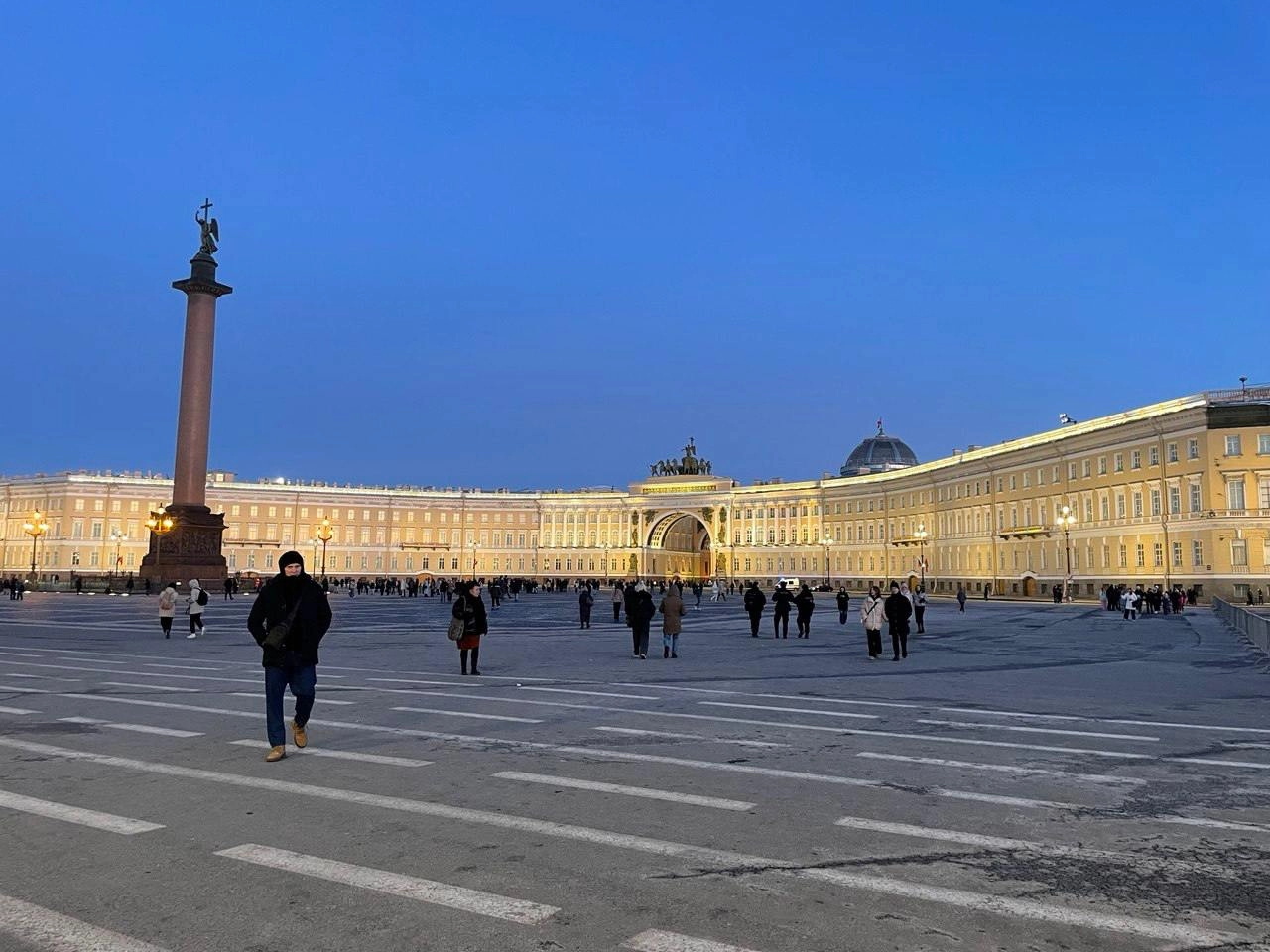 Санкт-Петербург: Город Инвесторов и Ценной Недвижимости 🏙️
Санкт-Петербург – это не просто культурная столица, но и перспективный рынок для вложений | Сетка — новая социальная сеть от hh.ru
