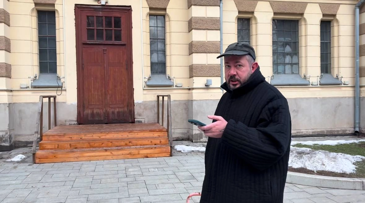 Недавно гулял в центре Москвы и записывал видео для youtube. Неожиданно встретил Артемия Лебедева | Сетка — новая социальная сеть от hh.ru