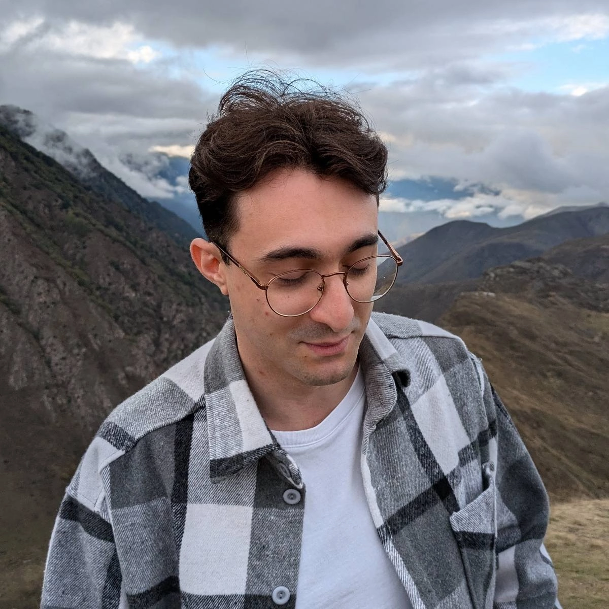 Maxim Bekuzarov | Сетка — социальная сеть от hh.ru