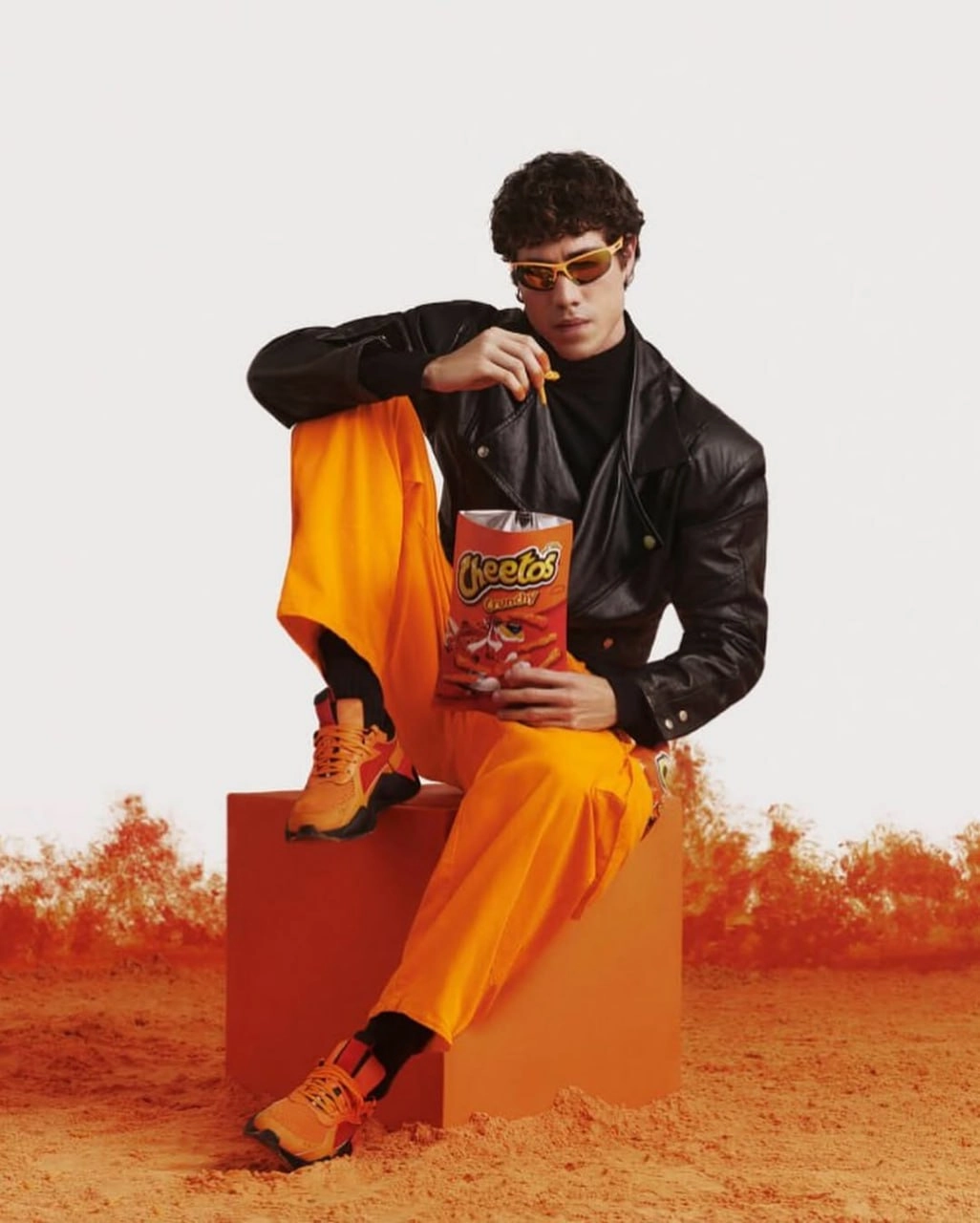 Cheetos выпустили штаны для вытирания рук
Когда маркетинг понял, чего мы на самом деле хотим🤪
🐱 Ваша Я🔞Маркетинг без котиков | Сетка — новая социальная сеть от hh.ru