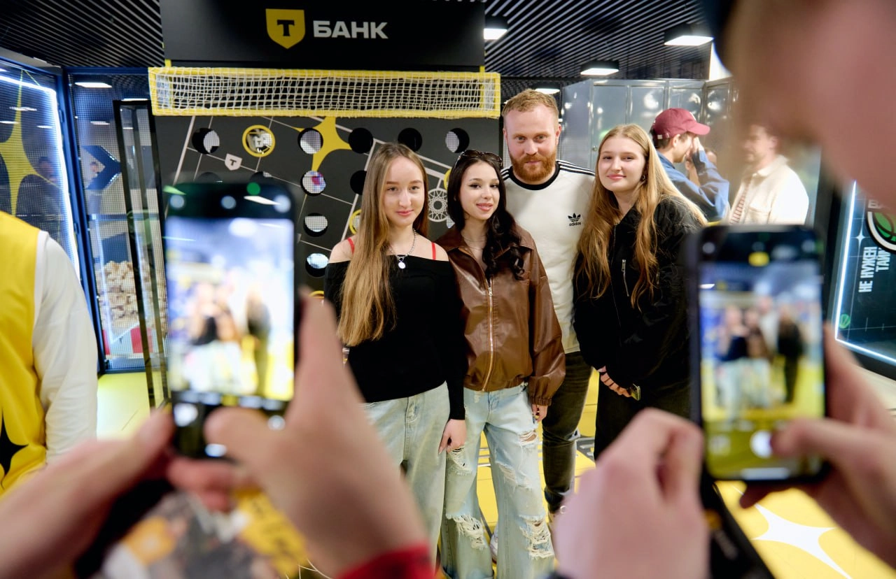 Т-Банк на Лига Ставок MEDIA BASKET
Т-Банк и Лига Ставок MEDIA BASKET подписали партнерское соглашение на 2 года и уже в этом сезоне что предлагает банк для гостей и участников турнира:
👍уникальные пла... | Сетка — новая социальная сеть от hh.ru