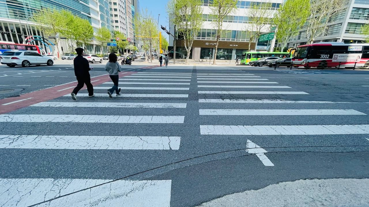 Люди никогда не перестанут усложнять.
Потому что думают жо опираются на освоенные низкокогнитивные функции, близкие к инстинктам и повадкам и не стремятся развивать высшие. Хотя все для этого имеют | Сетка — новая социальная сеть от hh.ru