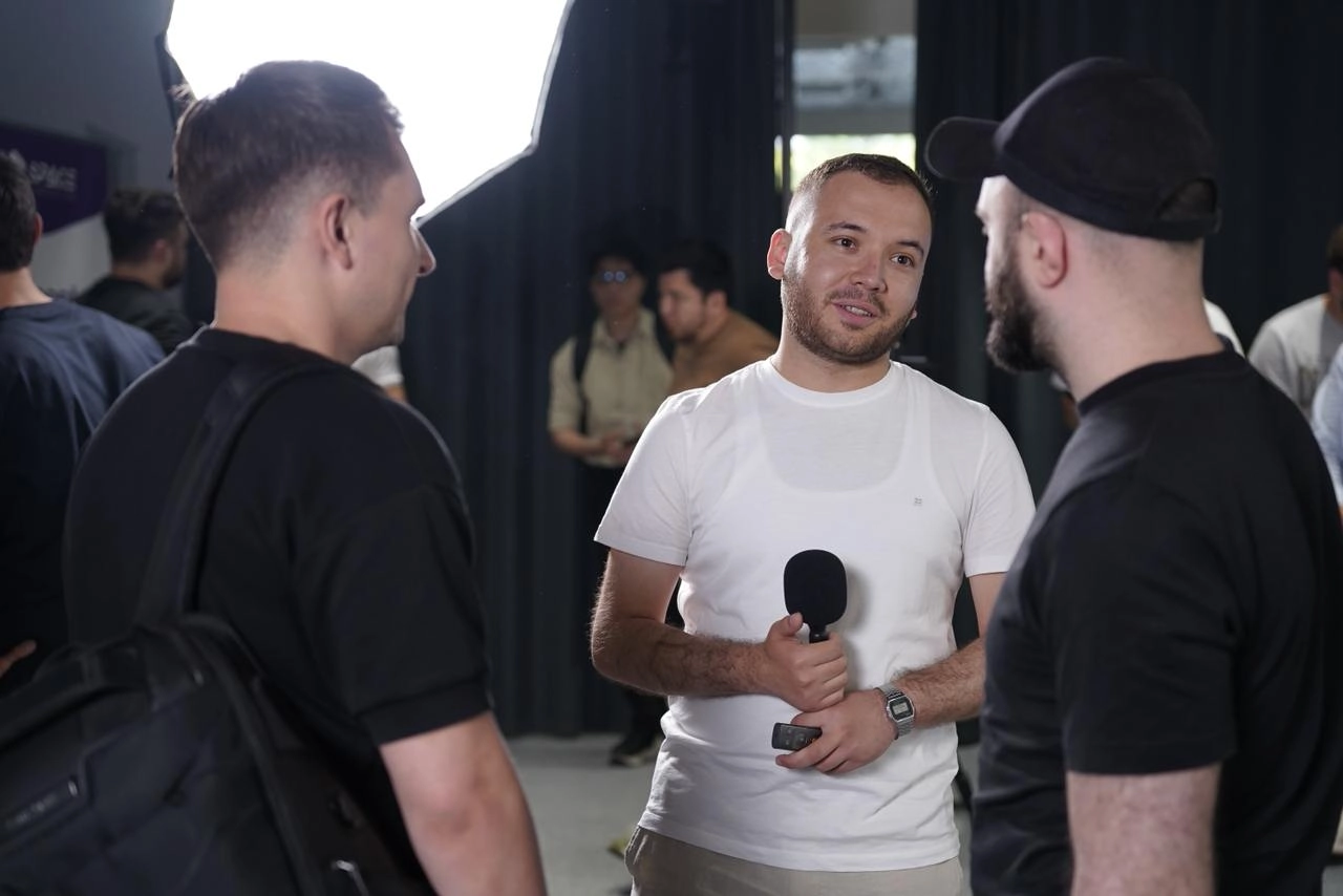 Сегодня мы провели наш второй Fuckup Talks на тему финтеха, где прагматичные спикеры поделились своим опытом. Получилось очень интересно, откровенно и полезно.
Ошибаясь, мы учимся новому | Сетка — новая социальная сеть от hh.ru