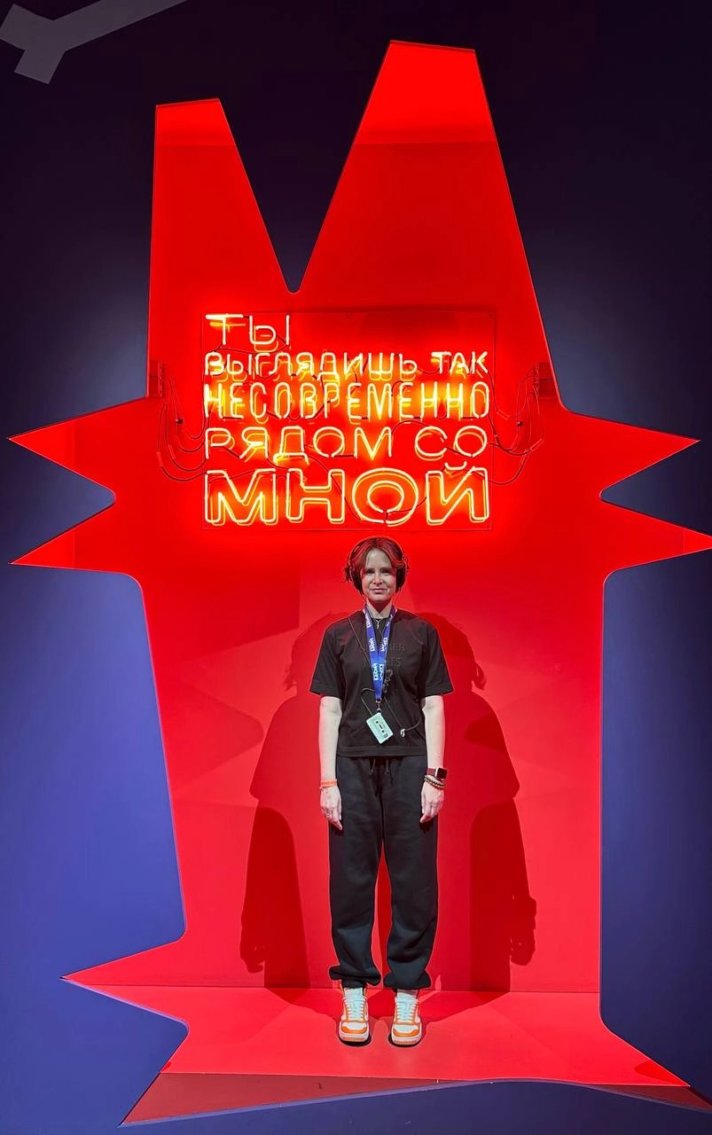 Виктор Цой. Легенда
Попала на выставку «Виктор Цой. Легенда» в Севкабеле. И получила огромное удовольствие. Песни пела, фоткалась, радовалась.
Выбрано идеальное место, Севкабель | Сетка — новая социальная сеть от hh.ru