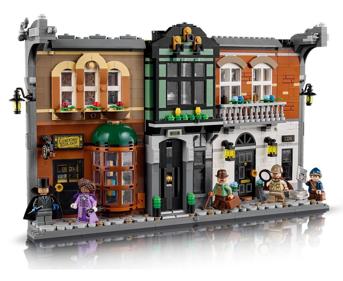Lego выпустит набор по Шерлоку Холмсу! В комплект из 1359 деталей войдёт складной фасад Бейкер-стрит, а также 5 фигурок: Шерлок Холмс, доктор Ватсон, Ирен Адлер, Пейдж и профессор Мориарти | Сетка — новая социальная сеть от hh.ru