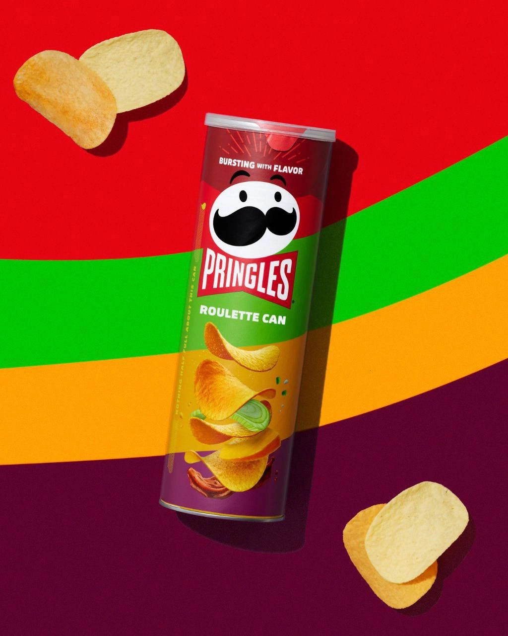 О, Pringles анонсировал чипсы-рулетку — пачку, в которой могут попадаться чипсы разных вкусов. Внутри микс из барбекю, чеддера, сметаны и лука, оригинальных чипсов. 
Хоть бы не фейк, хоть бы не фейк 🤞 | Сетка — новая социальная сеть от hh.ru