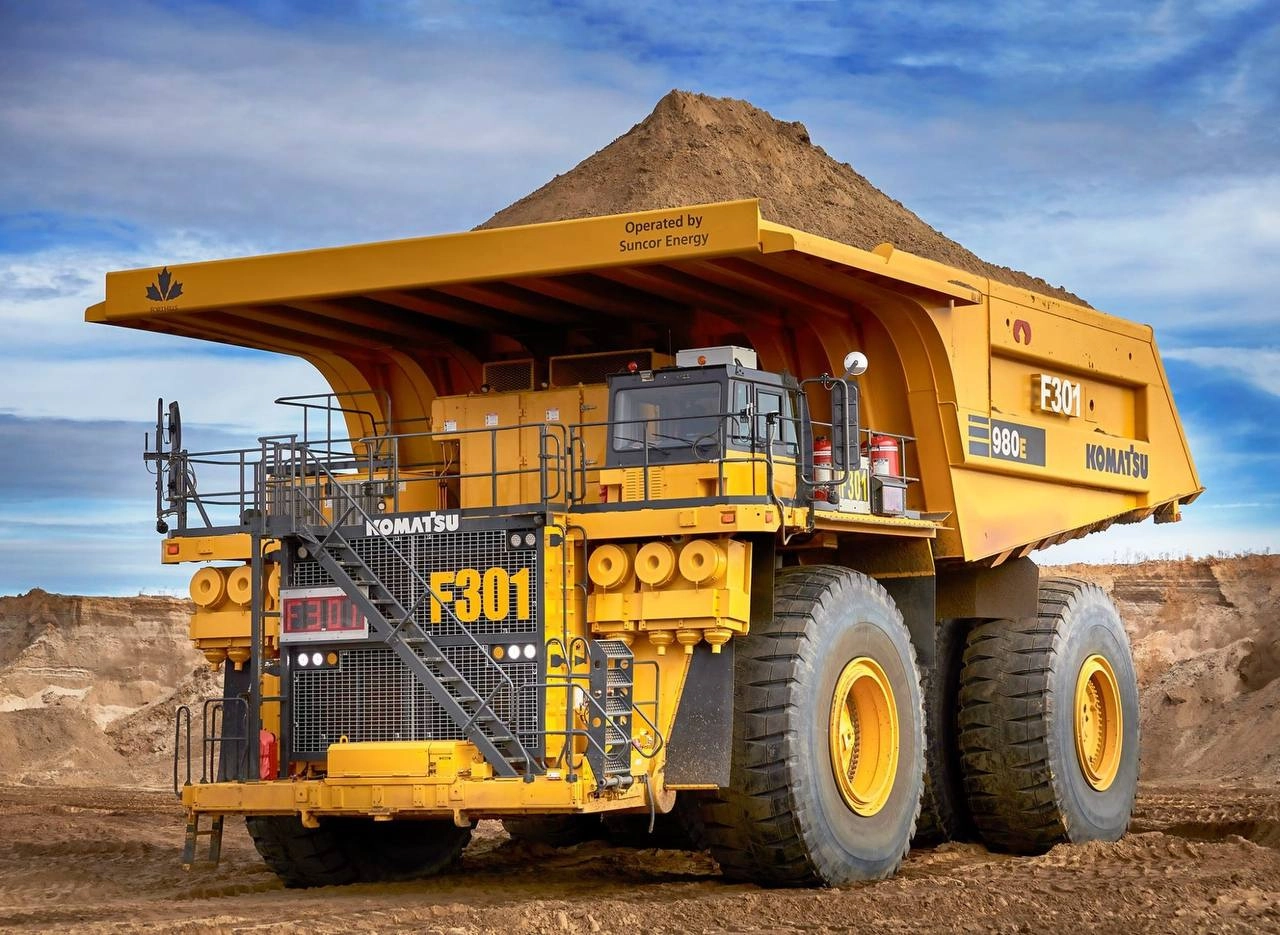 Крупнейший гидравлический экскаватор Komatsu PC9000 запущен в работу на месторождении нефтяных песков компании Suncor в Канаде, провинция Альберта | Сетка — новая социальная сеть от hh.ru