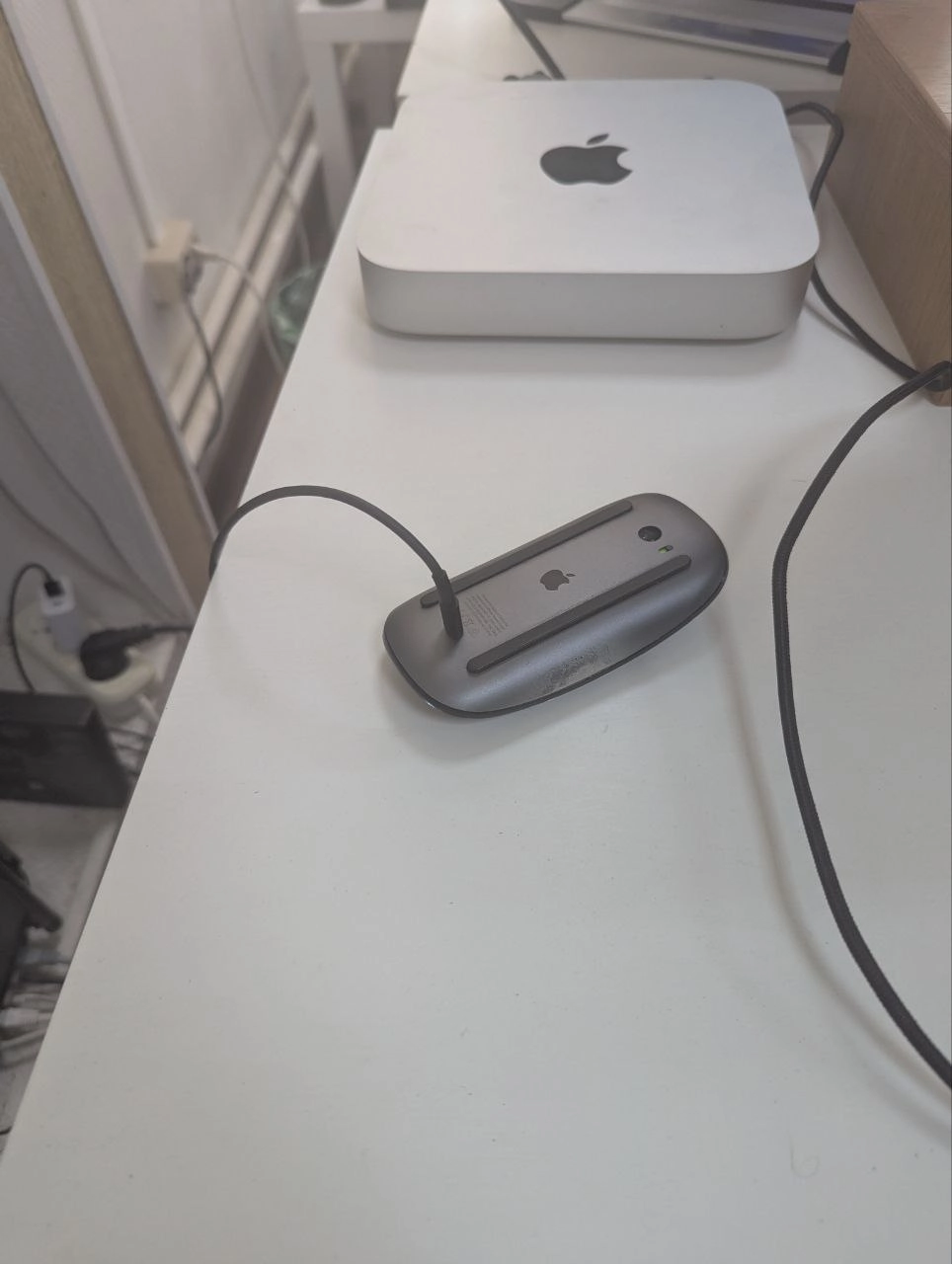 Сексуальный подтекст в зарядке мышки от Apple | Сетка — новая социальная сеть от hh.ru