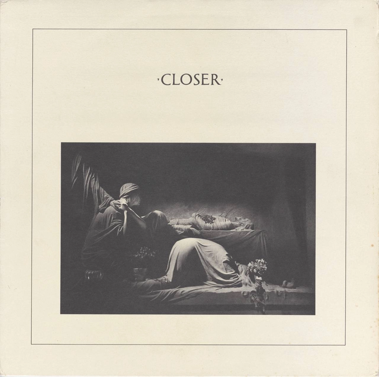 Peter Saville
Графический дизайнер, который делал обложки для групп Joy Division, New Order и других. Он не просто выполнял заказы, а подходил к работе как художник, предлагая свое видение | Сетка — новая социальная сеть от hh.ru