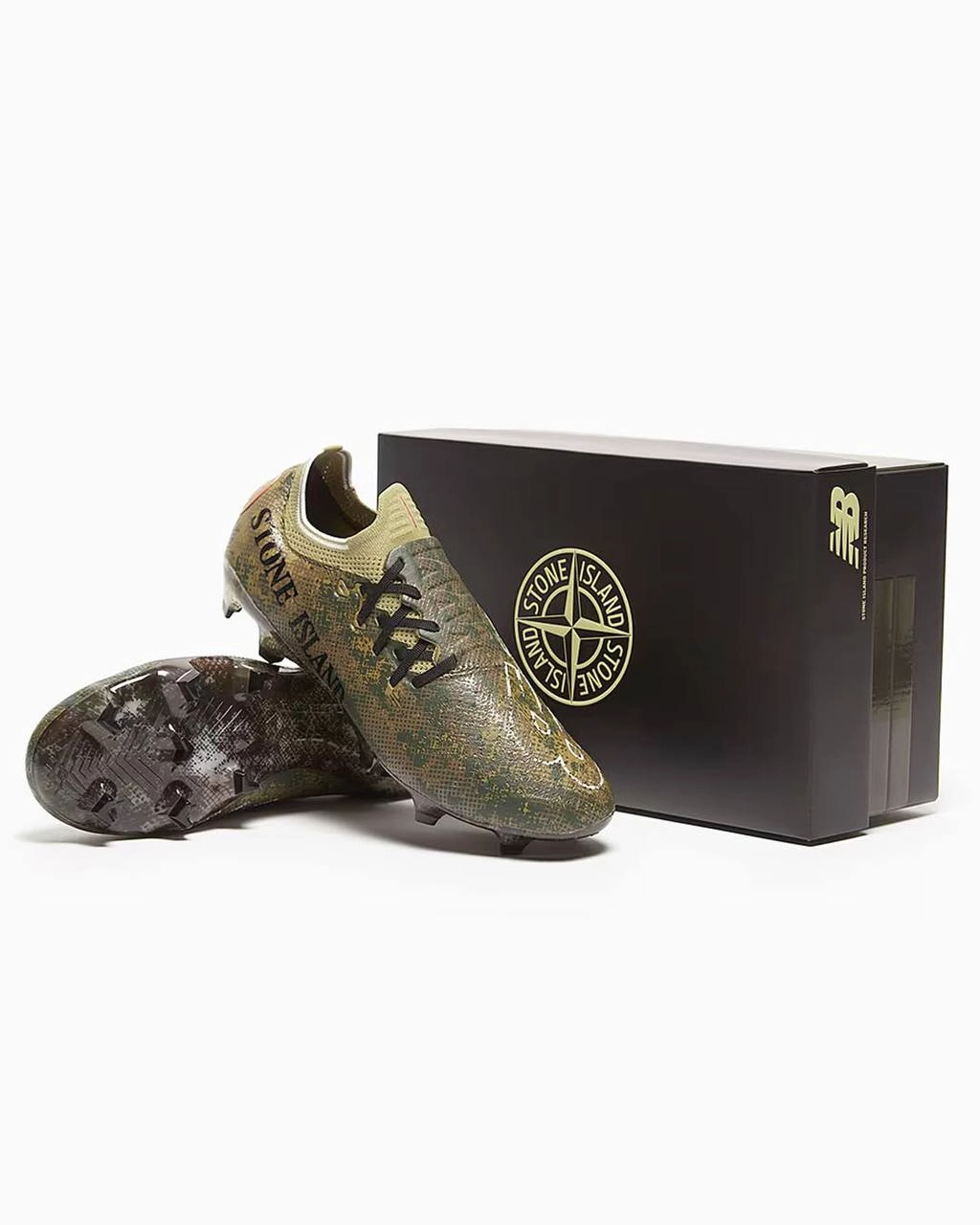 #Артем Не ждали?
Пополнение в копилку нежданных коллабов. New Balance выкатили совместные футбольные бутсы вместе с культовым брендом одежды Stone Island | Сетка — новая социальная сеть от hh.ru