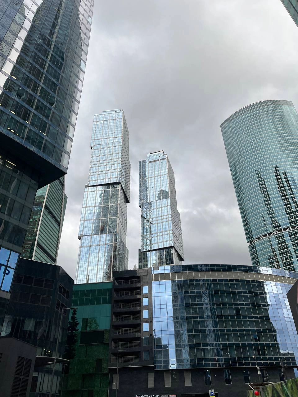 Когда я выложил первую фотографию из Москвы за 4 года, мне написало несколько радостных друзей с предложением встретиться | Сетка — новая социальная сеть от hh.ru