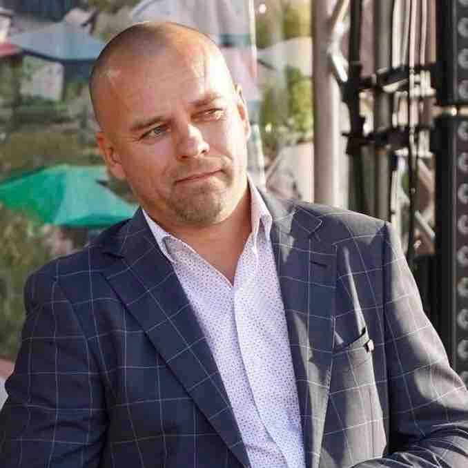 Александр Верезгов