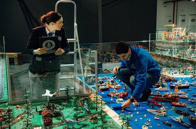Имба: в Португалии построили самый большую в МИРЕ диораму города из LEGO. Компания, которая сделала это, попала в книгу рекордов Гинесса | Сетка — новая социальная сеть от hh.ru
