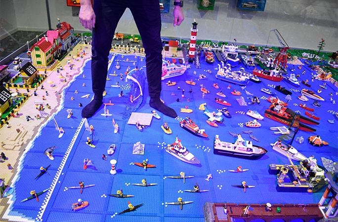 Имба: в Португалии построили самый большую в МИРЕ диораму города из LEGO. Компания, которая сделала это, попала в книгу рекордов Гинесса | Сетка — новая социальная сеть от hh.ru