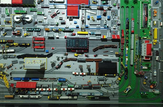 Имба: в Португалии построили самый большую в МИРЕ диораму города из LEGO. Компания, которая сделала это, попала в книгу рекордов Гинесса | Сетка — новая социальная сеть от hh.ru
