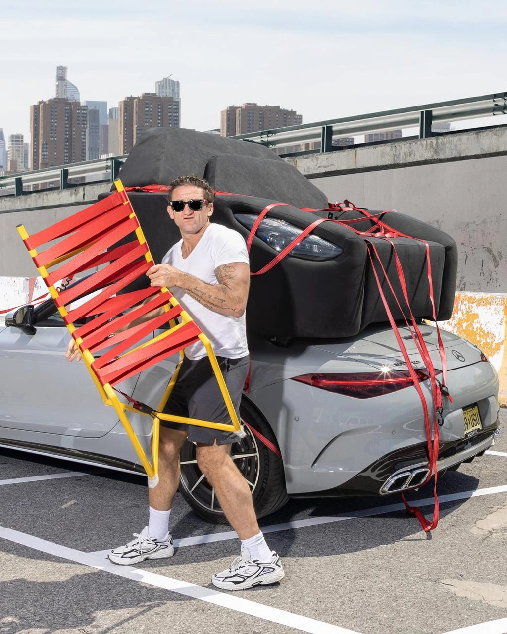 Ребята из MSCHF внезапно объединились с Mercedes-AMG. И в рамках этой коллаборации они выпустили коллекцию «Not for Automotive Use» | Сетка — новая социальная сеть от hh.ru
