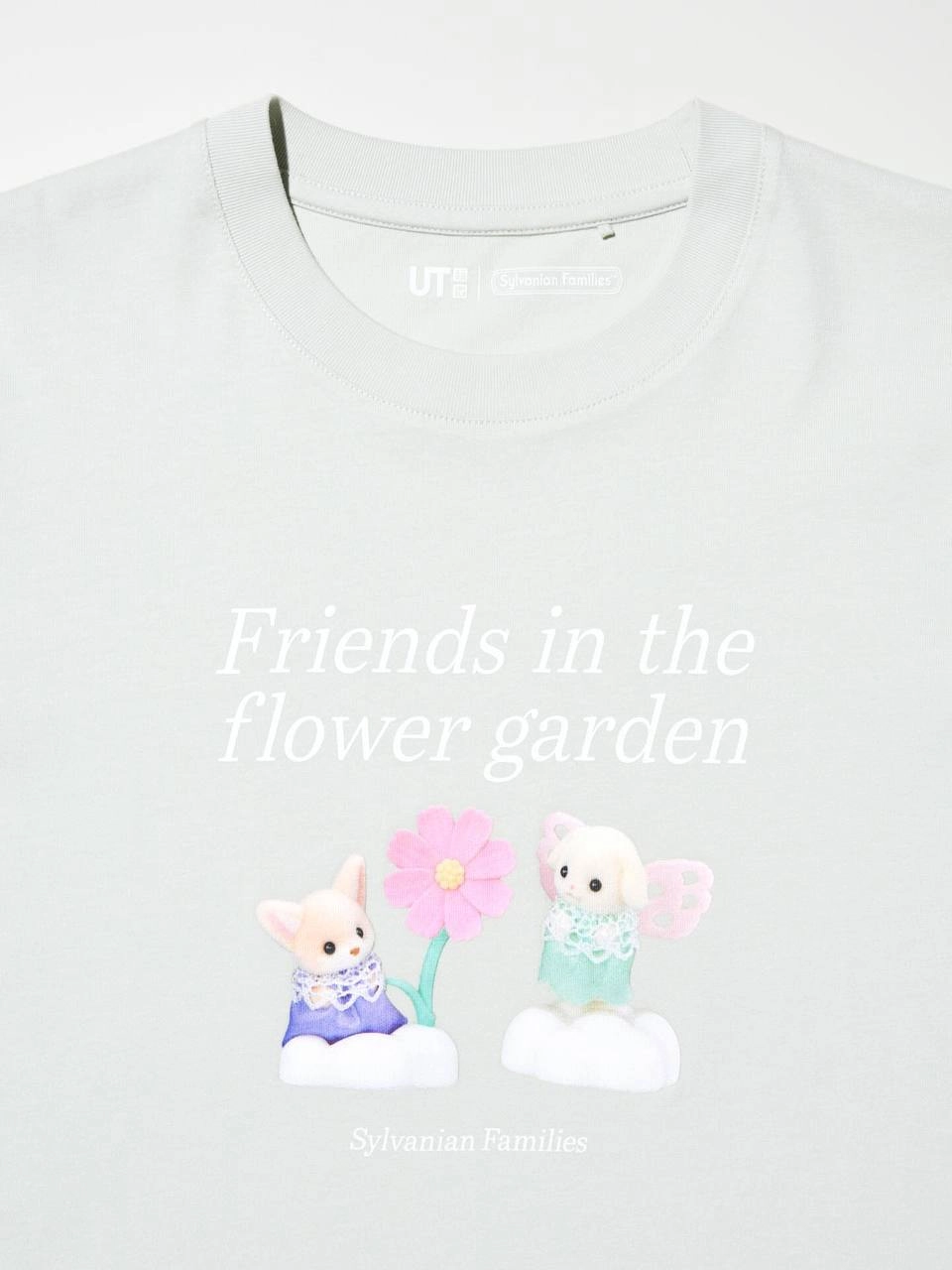 Uniqlo выпустит коллабу c японскими игрушками Sylvanian Families. В дропе — несколько милых футболок, продажи стартуют в августе.
не хватает только мемных фраз вроде «пакеда, фуфелы» 😵 | Сетка — новая социальная сеть от hh.ru
