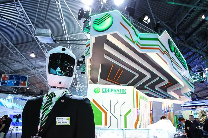 🚀Тренды ПМЭФ 2015-2025
Вчера стартовал самый важный форум в году – и мы традиционно отправимся в Питер реализовывать несколько проектов | Сетка — новая социальная сеть от hh.ru