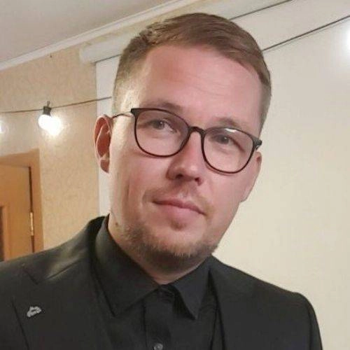 Денис Анохин