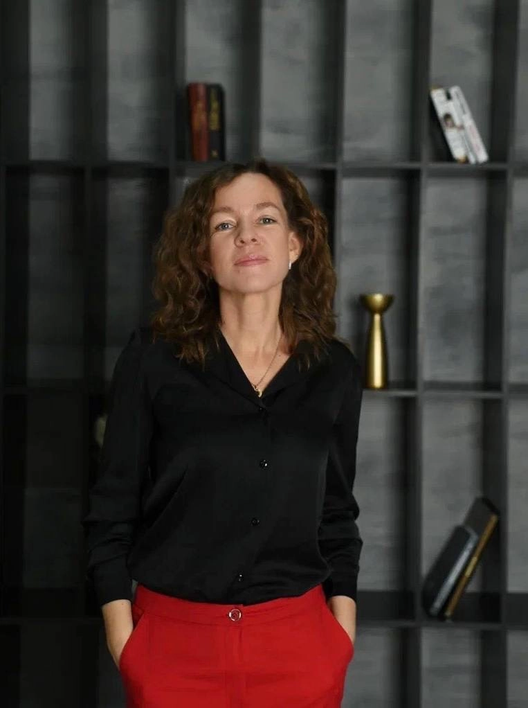 Елена Арно