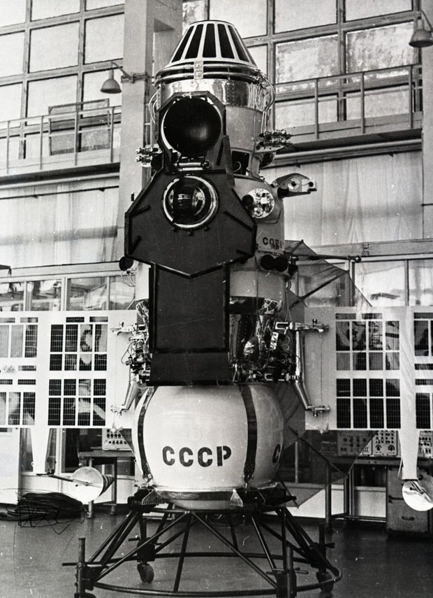 🛸 17 августа 1970 года с Байконура была запущена «Венера-7» — советская автоматическая межпланетная станция для изучения Венеры
15 декабря того же года «Венера-7» совершила мягкую посадку на нашу план... | Сетка — социальная сеть от hh.ru