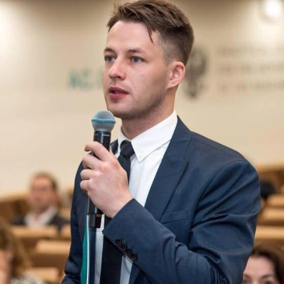 Андрей Колесников