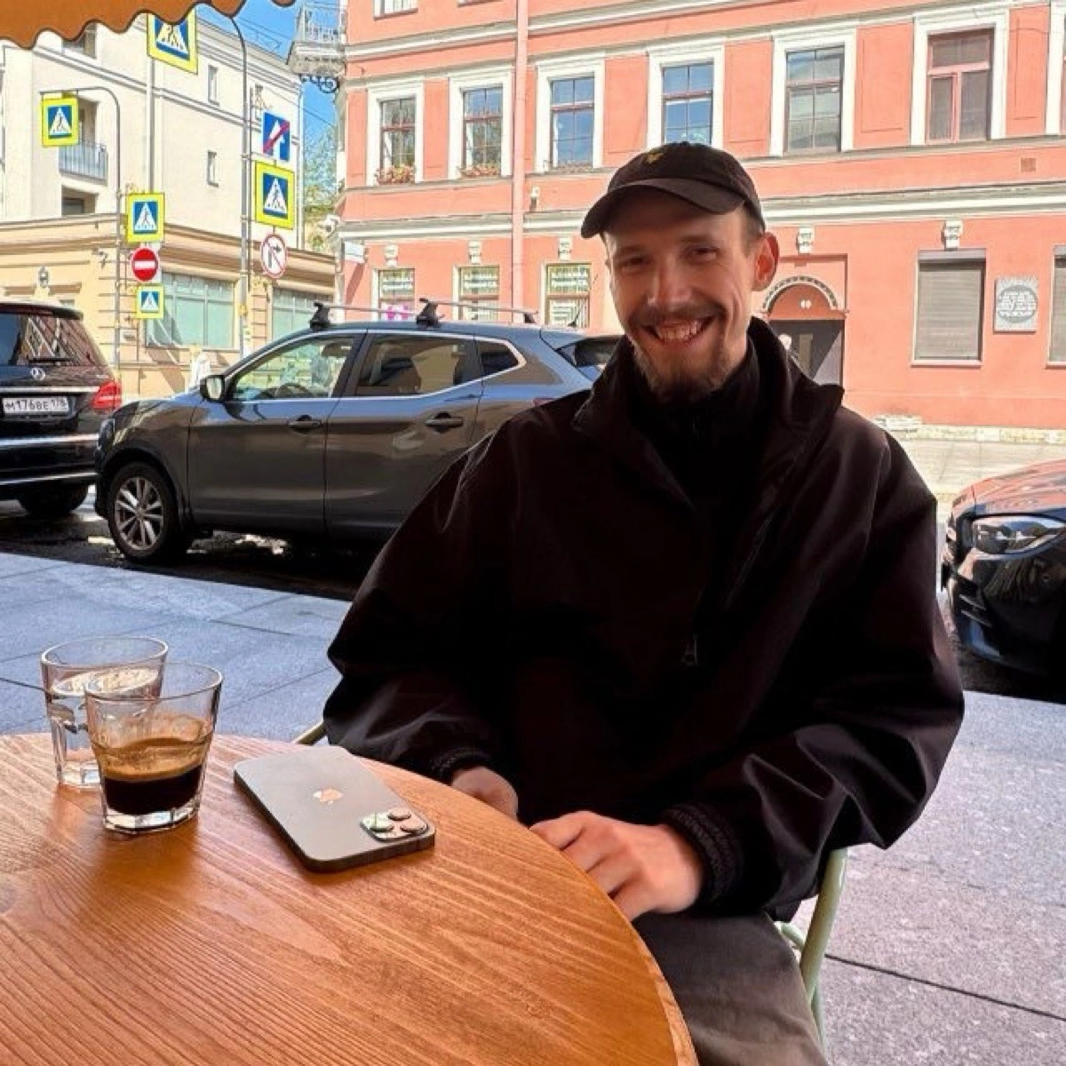 Artem Kuzmenko | Сетка — социальная сеть от hh.ru
