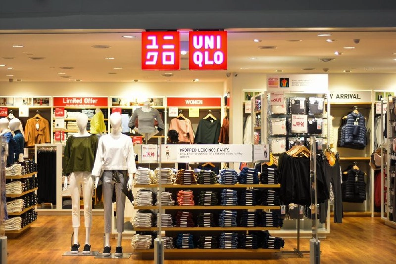 Uniqlo может вернуться в РФ! Компания подала заявку на регистрацию целых 10 товарных знаков в Роспатент! Это позволит бренду оперативно вернуться в отечественные ТЦ | Сетка — социальная сеть от hh.ru