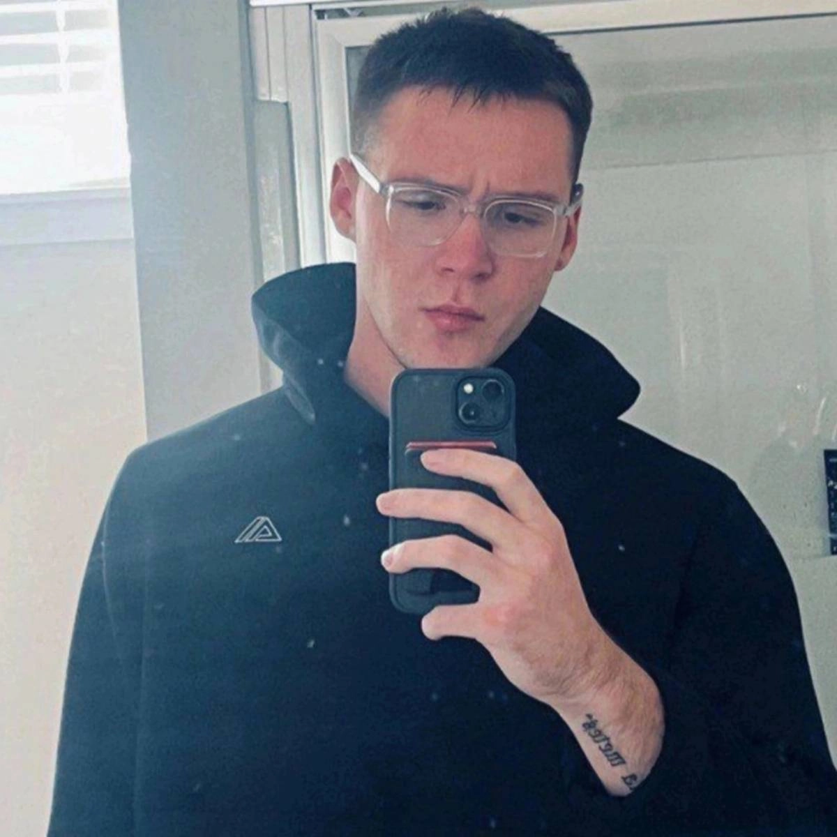 Chandler Ferguson | Сетка — социальная сеть от hh.ru