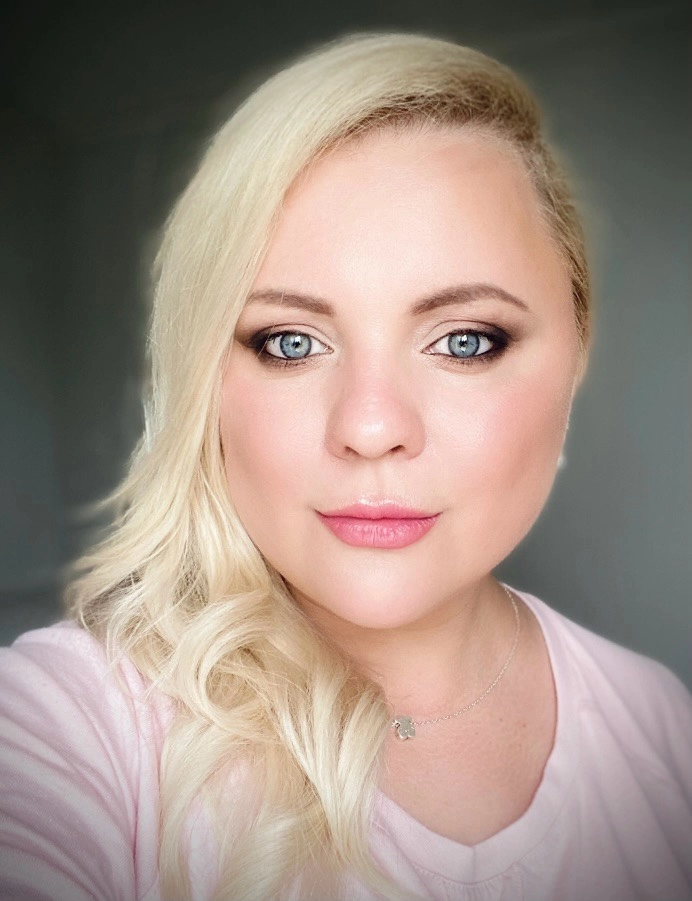 Анна Щурова