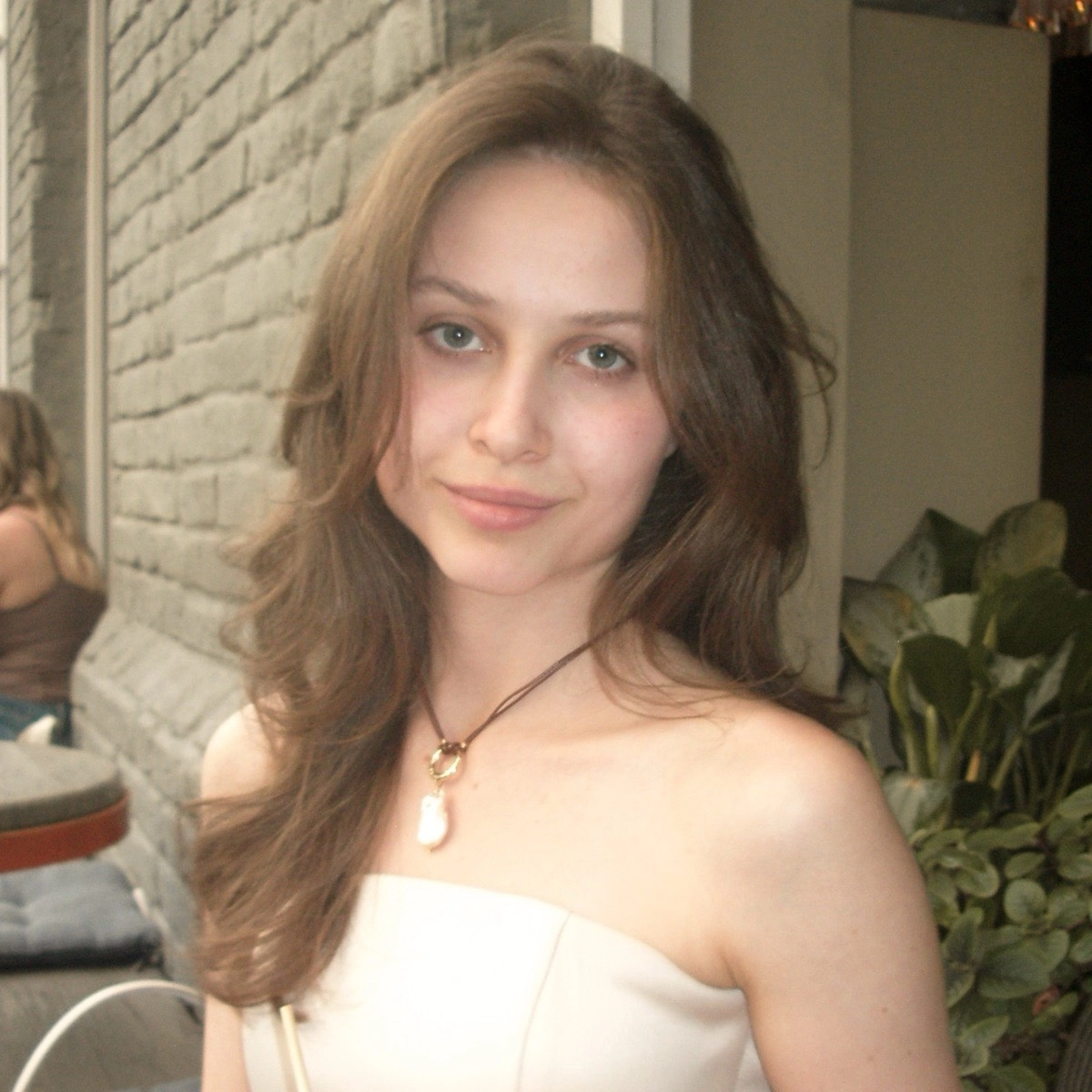 Лора Конищева | Сетка — социальная сеть от hh.ru