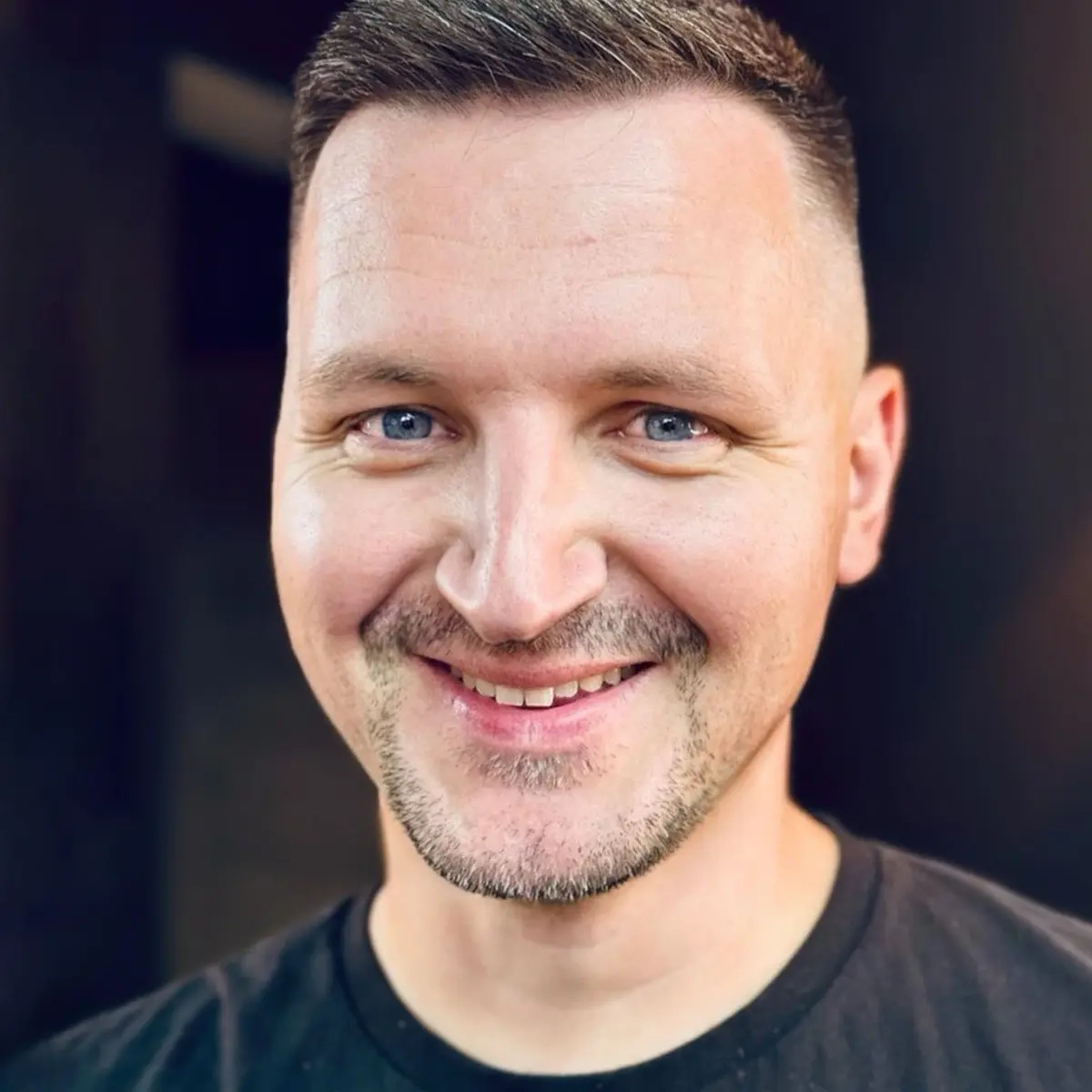 Михаил Попов